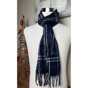 NWT Steve Madden Mid‎ Weight Cozy Muffler Scarf with Fringe Navy Blue Plaid